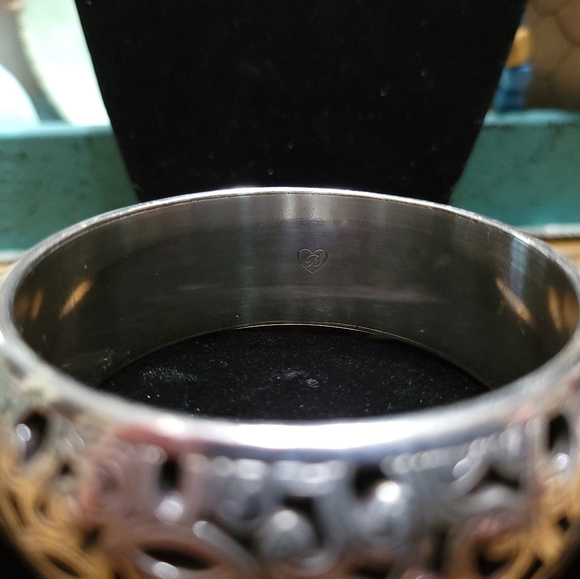 Brighton Bangle with Black Enamel - Picture 3 of 4